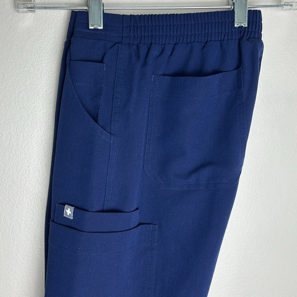 Figs Yola Scrub Cargo Pants Bottoms Style# TW2000P PO# 1669 Navy Regular Rise - Picture 11 of 16